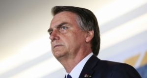 ‘SE FLÁVIO ERROU, ELE TERÁ QUE PAGAR E EU LAMENTO COMO PAI’, DIZ BOLSONARO