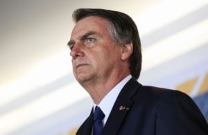 ‘SE FLÁVIO ERROU, ELE TERÁ QUE PAGAR E EU LAMENTO COMO PAI’, DIZ BOLSONARO