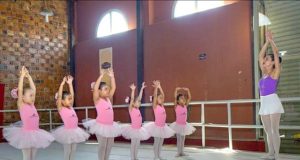 CURSOS GRATUITOS DE TEATRO E BALÉ NO CENTRO MUNICIPAL DE ARTES E EDUCAÇÃO