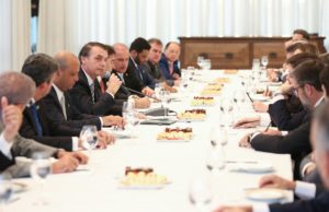 PREVIDÊNCIA: BOLSONARO E LÍDERES DEBATEM EVENTUAIS MUDANÇAS NA REFORMA