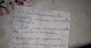 BILHETE É ENCONTRADO AO LADO DO CORPO DE FEIRANTE MORTO