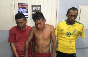 HOMENS SÃO PRESOS COM FUZIL EM INVASÃO