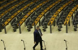 RODRIGO MAIA ANUNCIA NO PLENÁRIO RENÚNCIA DE JEAN WYLLYS