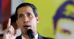 PARLAMENTO DA VENEZUELA PREPARA MEDIDAS CONTRA VIOLÊNCIA, DIZ GUAIDÓ
