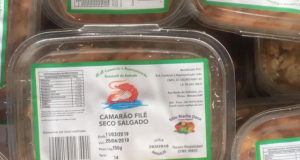 VISA MANAUS APREENDE MAIS DE 500 QUILOS DE CAMARÃO COM SELO FALSO