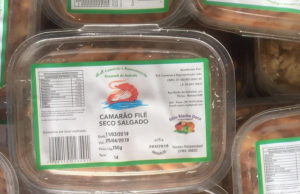 VISA MANAUS APREENDE MAIS DE 500 QUILOS DE CAMARÃO COM SELO FALSO