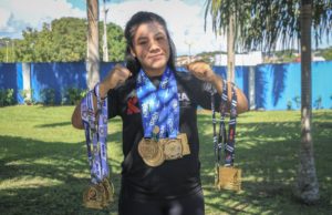 Lutadora amazonense vai lutar pelo bicampeonato em competição nacional de jiu-jitsu, em São Paulo