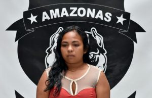 MULHER É PRESA COM 11 TABLETES DE MACONHA EM BARCO NA MANAUS MODERNA