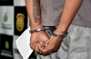 HOMEM É PRESO POR MANTER EX-COMPANHEIRA EM CÁRCERE PRIVADO