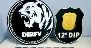 15 celulares roubados são recuperados e trio é preso por receptação