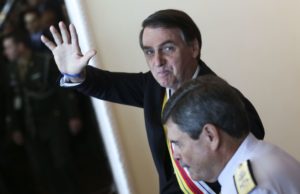 BOLSONARO MUDA DISCURSO E PROMETE CONVERSAR COM DEPUTADOS