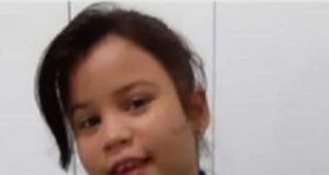 Criança de 11 anos, desaparece ao sair da escola e mãe está desesperada a procura