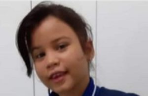 Criança de 11 anos, desaparece ao sair da escola e mãe está desesperada a procura