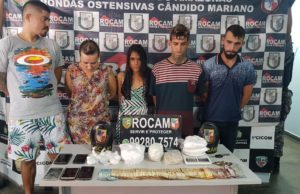 Quinze pessoas foram presas e um adolescente apreendido durante patrulhamento da PM