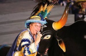 Arlindo Jr celebra nova idade em encontro com fãs e amigos