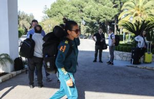 Seleção feminina chega a Portugal, onde treina para Copa da França