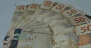 GOVERNO VOLTA ATRÁS E DEVOLVE MAIS DE R$ 1 BI PARA O MEC