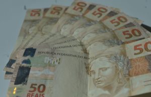 GOVERNO VOLTA ATRÁS E DEVOLVE MAIS DE R$ 1 BI PARA O MEC