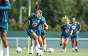 Com o grupo completo, seleção feminina faz primeiro treino em Grenoble