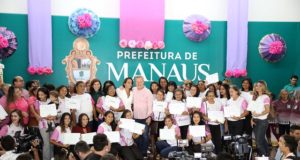 ‘É com a educação que vamos emancipar mulheres’, diz Arthur em evento pelos 13 anos da Lei Maria da Penha