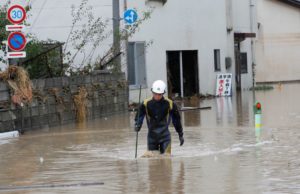 Tufão Hagibis causa alagamento em mais de 12 mil residências no Japão