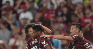 Flamengo vence Atlético Mineiro e amplia vantagem no Brasileiro