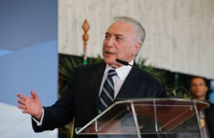 Juiz federal absolve Temer em caso de conversa com Joesley