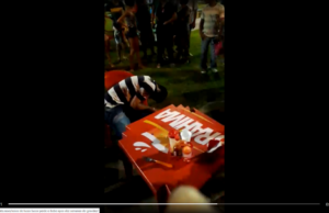 Sentou, pediu um “churrasco de gato” e acabou metralhado na Glória