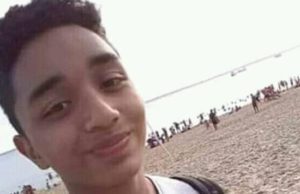 Mãe de Rayner reconhece em ossada as roupas do filho desaparecido na Ponta Negra