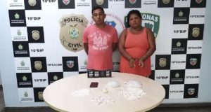 ‘Casal do tráfico’ é preso com cocaína, oxi e aparelho celular furtado, no bairro Planalto