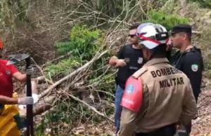 Corpo de Bombeiros remove cadáver encontrado em área de mata na invasão Monte Horebe