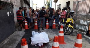 Professor sai de casa para trabalhar e é morto a tiros no bairro da Compensa