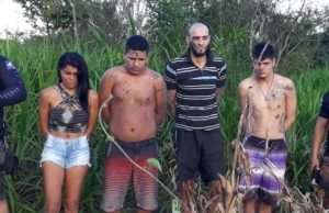 Fugitivos da Justiça são recapturados dentro de matagal, em Eirunepé