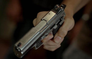 URGENTE – Adolescente de 14 anos planejava massacre em escola de Manaus"Foi detectado que o adolescente estava arquitetando o atentado juntamente com outros dois, que moram nos estados do Rio Grande do Norte e Goiás, e a ação ocorreria de forma simultânea nas cidades."