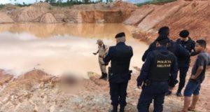 TERROR: Menina de 13 anos mata sobrinho, irmã grávida e arranca bebê da barriga com uma faca