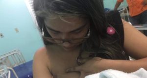 No Amazonas, mãe perde filho no parto, dois meses depois encontra e amamenta bebê jogado no mato