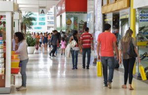 Endividamento do consumidor cai pela primeira vez em 2019