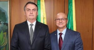 Alfredo Menezes apresenta para Bolsonaro crescimento da Zona Franca de Manaus