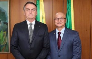 Alfredo Menezes apresenta para Bolsonaro crescimento da Zona Franca de Manaus