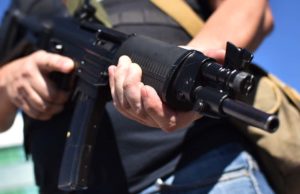 Polícia apreende carregamento de fuzis dos traficantes