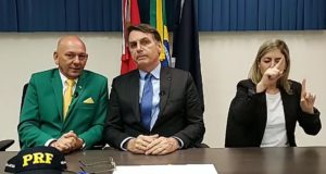Bolsonaro diz que 13º do Bolsa Família estará na LOA a partir de 2020