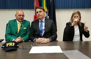 Bolsonaro diz que 13º do Bolsa Família estará na LOA a partir de 2020