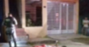 Pistoleiros matam homem a tiros no meio da rua, no bairro Raiz