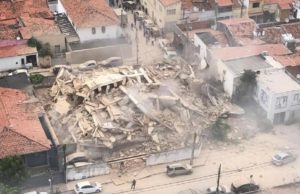 URGENTE: Prédio residencial desaba em Fortaleza