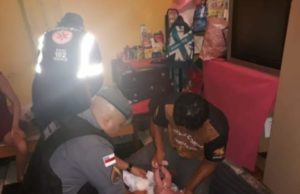 EMOCIONANTE! Policiais ajudam mulher em trabalho de parto em casa na Zona Leste