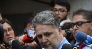Preso, ex-governador Garotinho diz que é vítima de perseguição