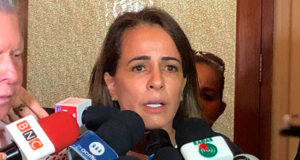 Primeira-dama de Manaus é intimada pela polícia