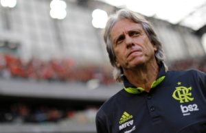 Sem cinco titulares, Jesus bate cabeça para montar esquema flamenguista contra Fortaleza