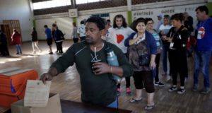 Corte eleitoral do Uruguai adia resultado das eleições