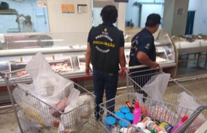Procon-AM apreende 128 kg de produtos irregulares em DB do Plaza Shopping